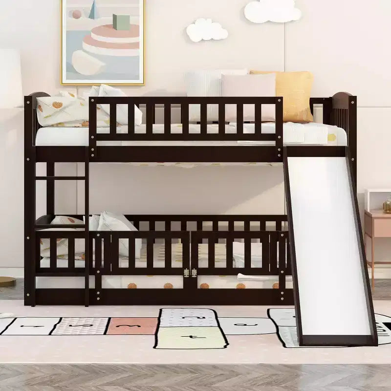 Lit superposé bas au design polyvalent avec échelle intégrée et toboggan
