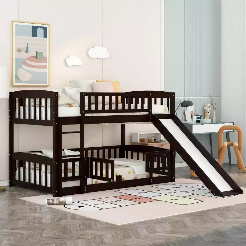 Lit superposé bas au design polyvalent avec échelle intégrée et toboggan